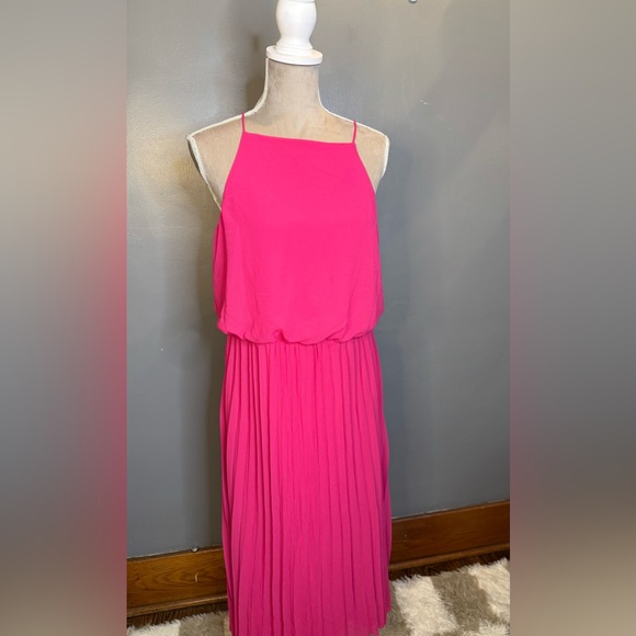 Sam Edelman Pleated Midi Dress in Island Pink - Picture 4 of 7